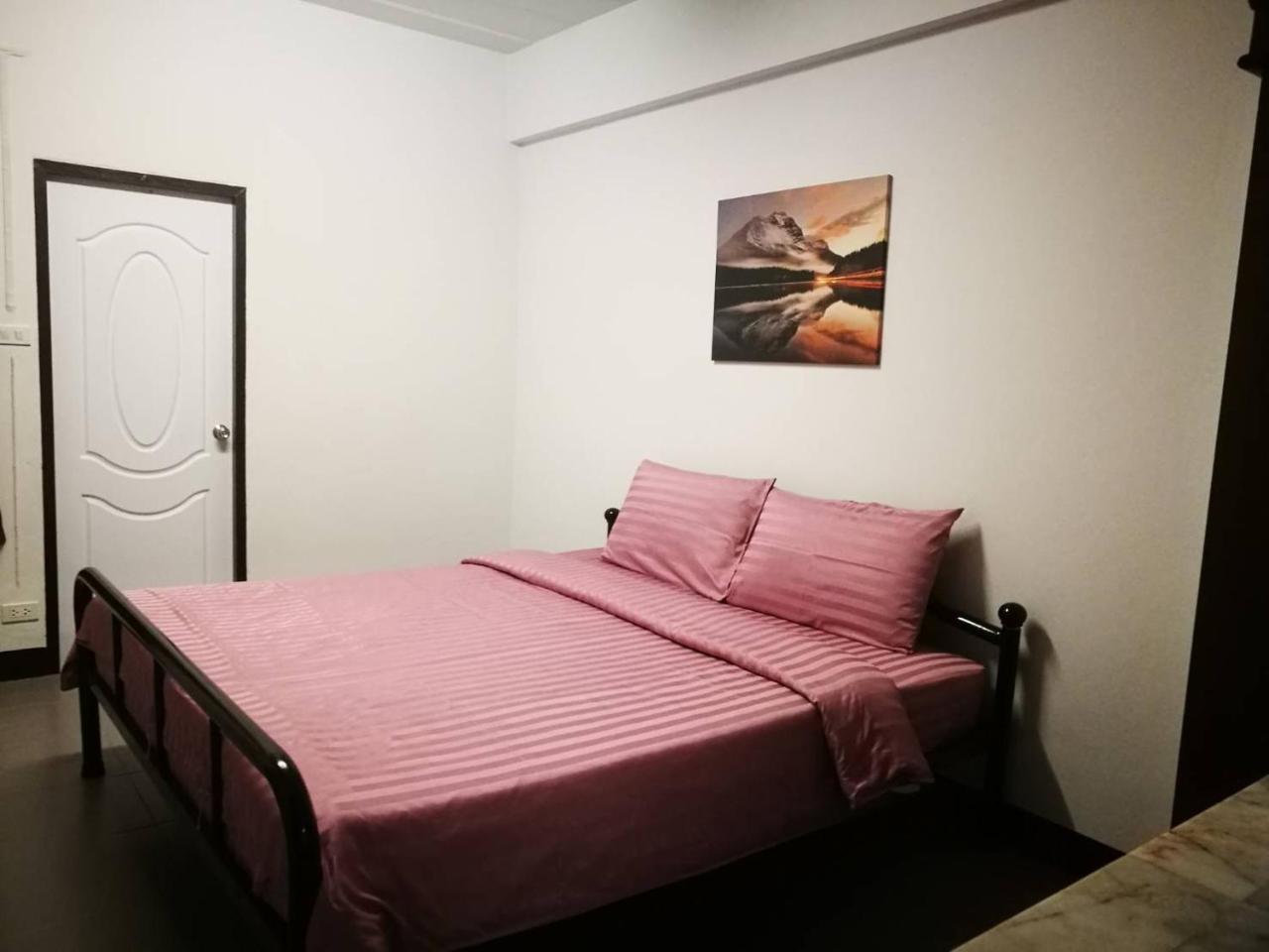 Duangdren Apartment Чиангмай Экстерьер фото